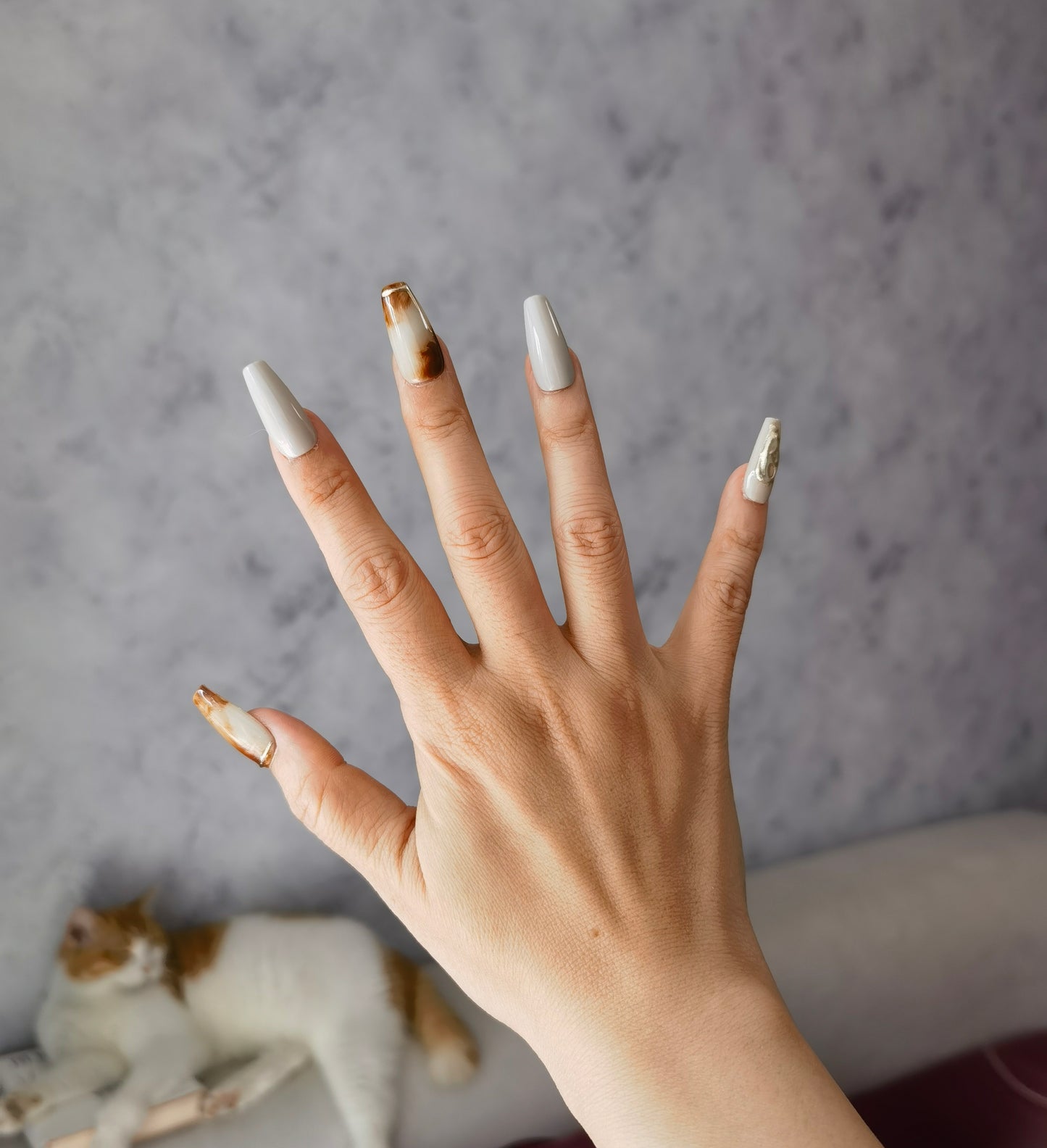 Uñas postizas trapezoidales de color ámbar degradado | Calidez artesanal para el otoño