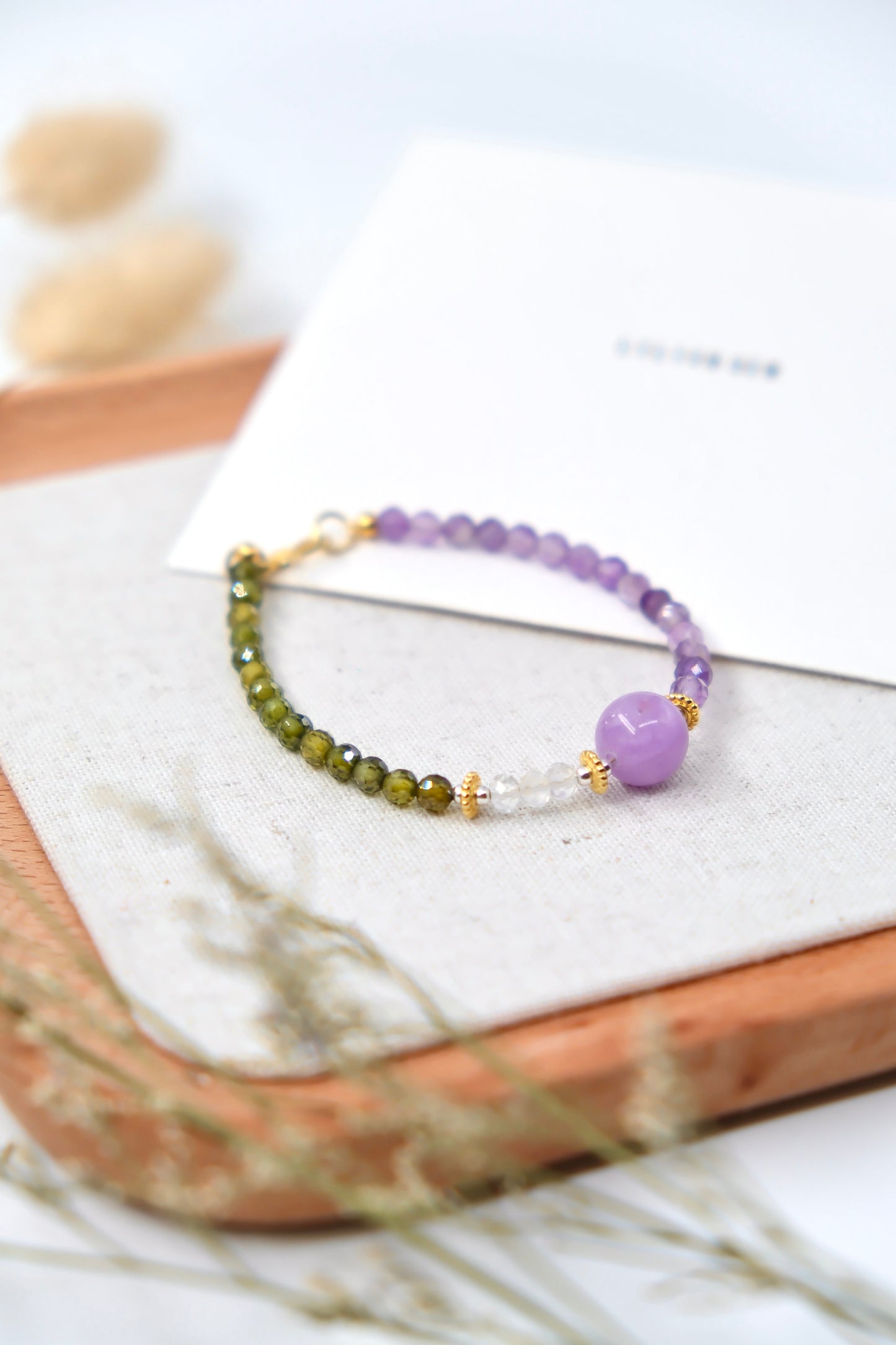 Amethyst & Green Crystal Bracelet – Harmony, Healing & Vitality