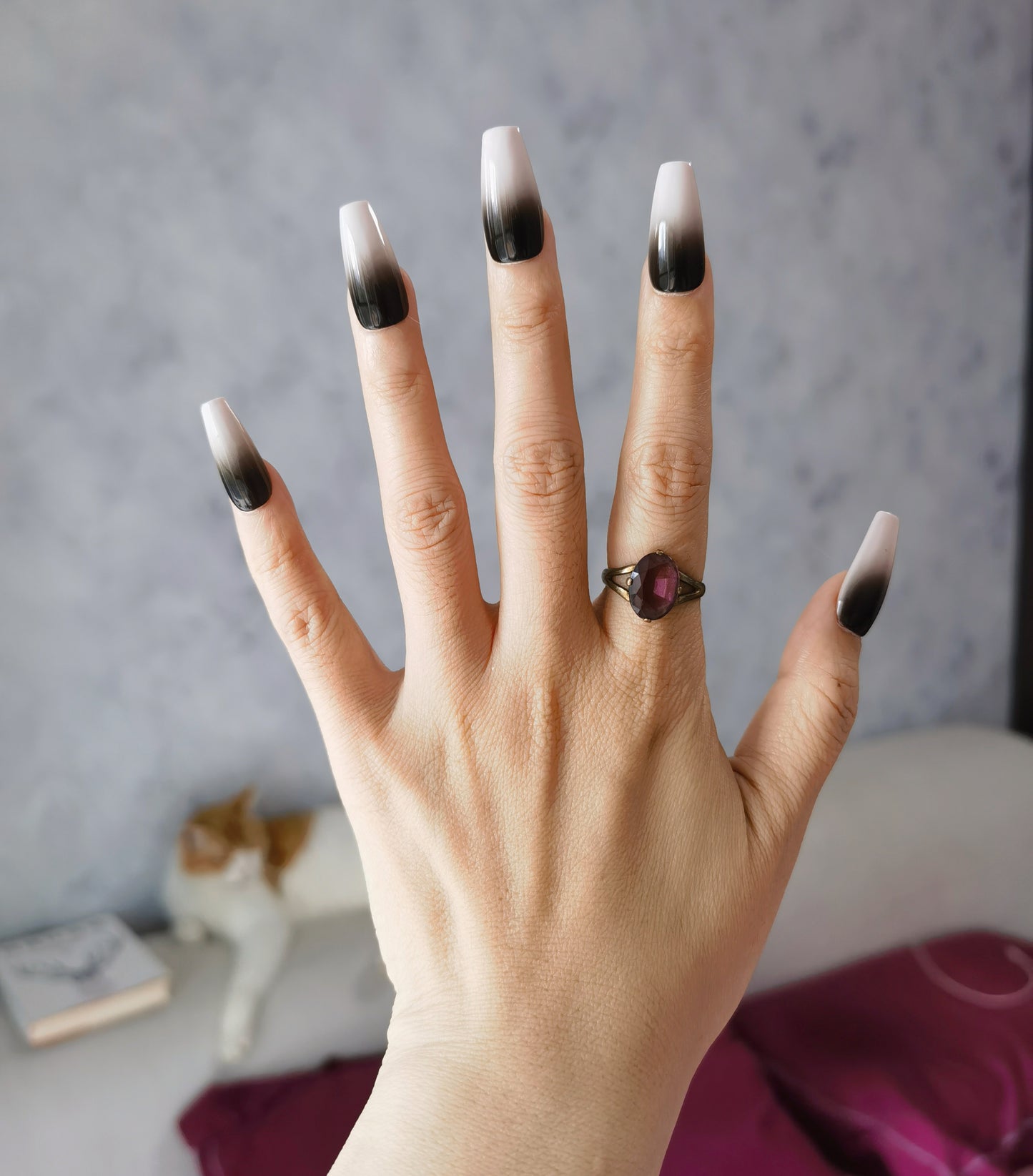 Uñas postizas trapezoidales con degradado de rosa a negro | Juego de uñas ombré hecho a mano