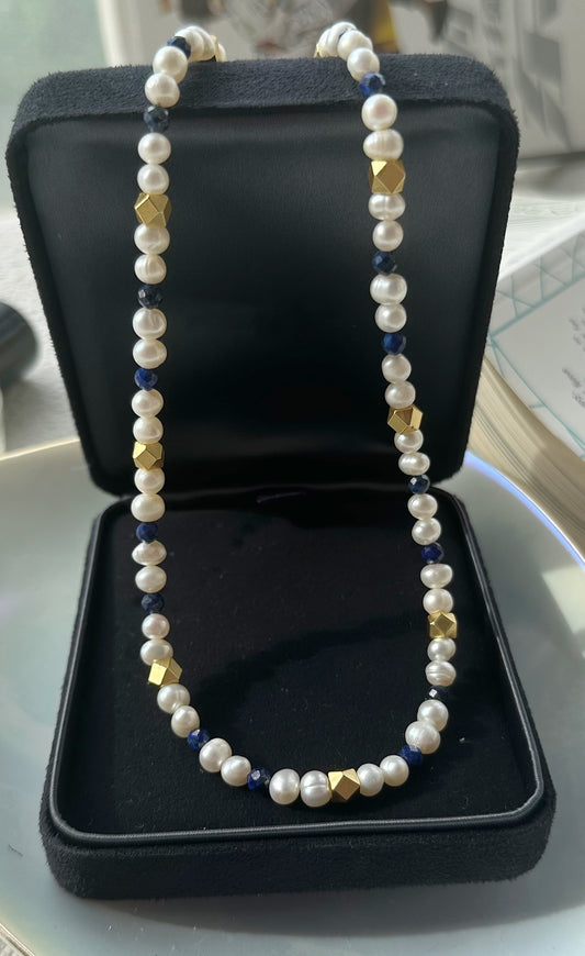 Oceanic Elegance: Handmade Pearl Necklace